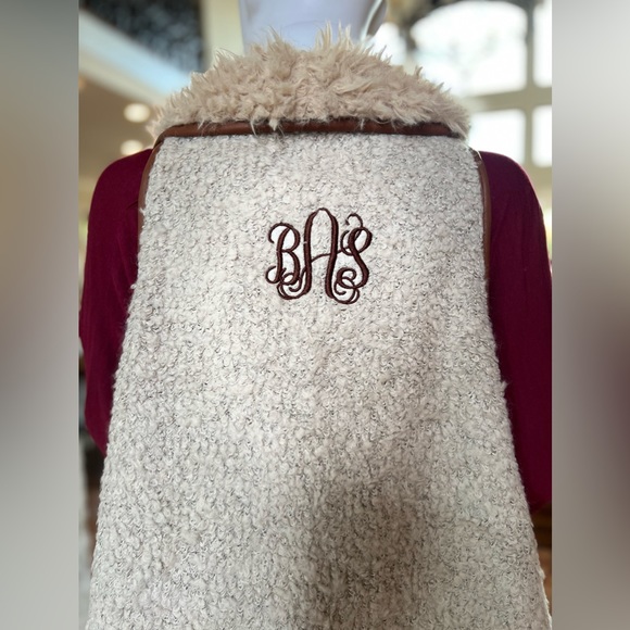 Anthropologie Love Tree Shearling Sherpa Faux Fur Vest - Monogrammed BAS - Picture 3 of 6